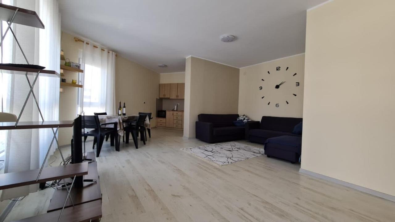 Apartment In Qerret Golem  Exterior foto